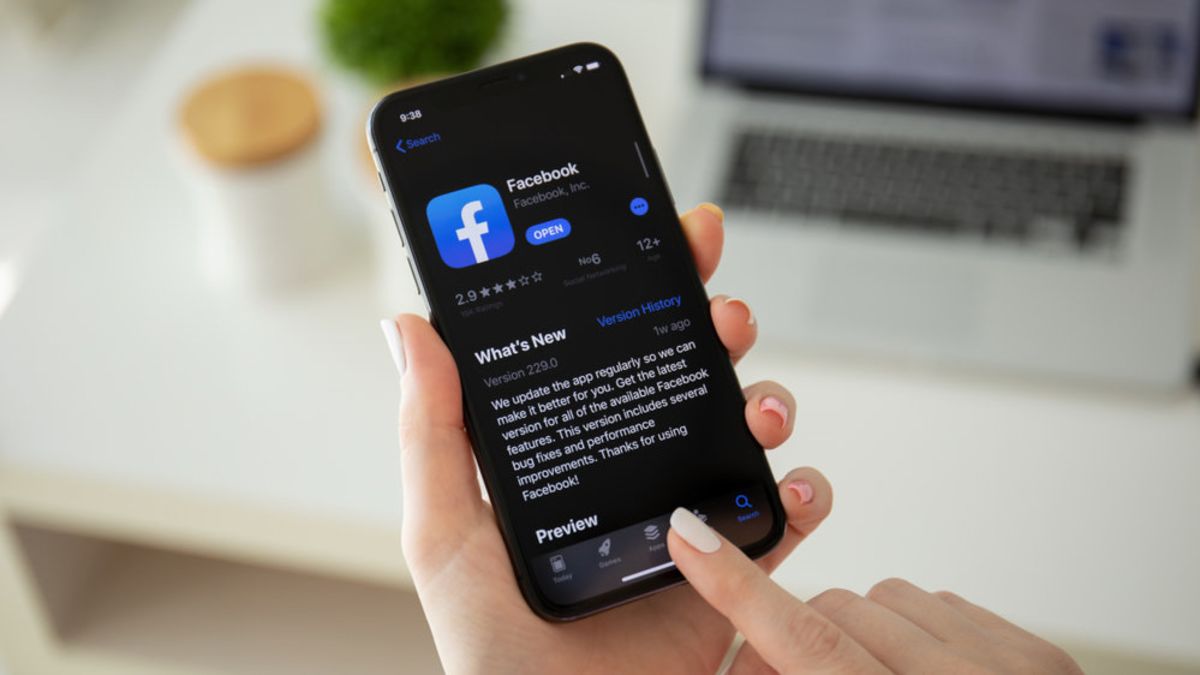How to Enable Facebook's New Dark Mode on iPhone