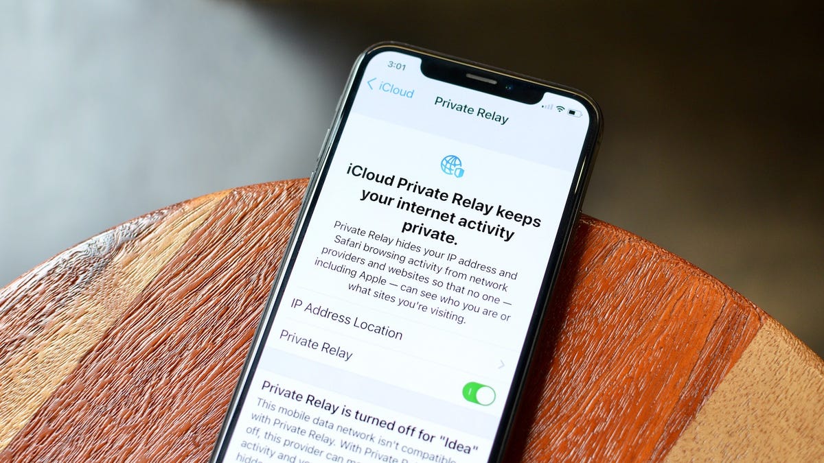 How to Hide Your Browsing History From Ad Trackers With iCloud 'Private Relay'